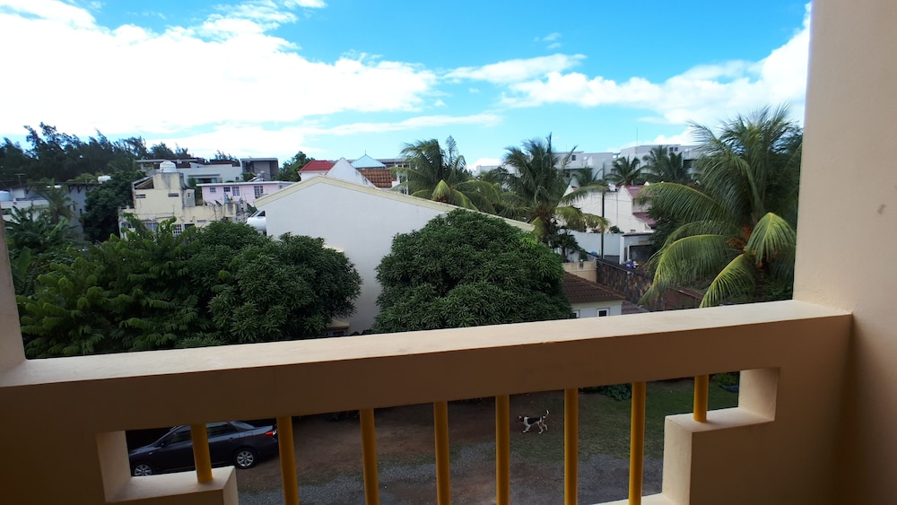 Allamanda Studios And Apartments 38/44