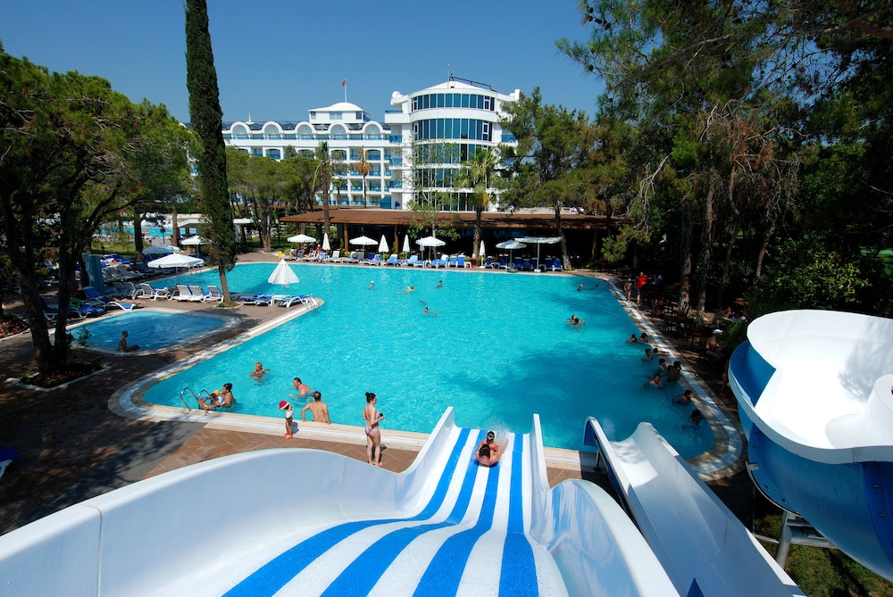 Berry Blue Hotel 73/95