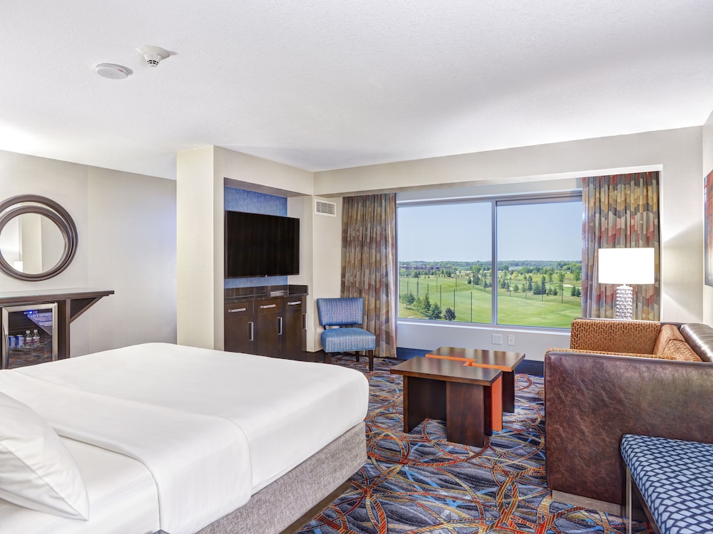Mystic Lake Casino Hotel 23/62