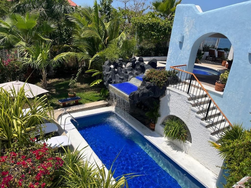 Villa De La Roca 56/56