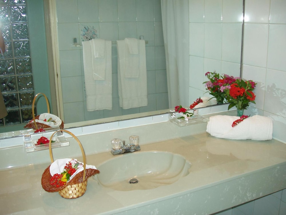 Harmony Suites 63/64