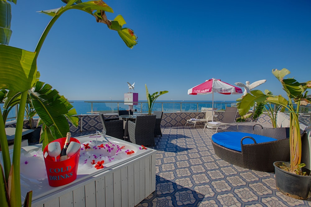 Club Hotel Anjeliq 46/50