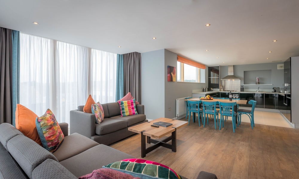 Talbot Suites at Stonebridge 20/30