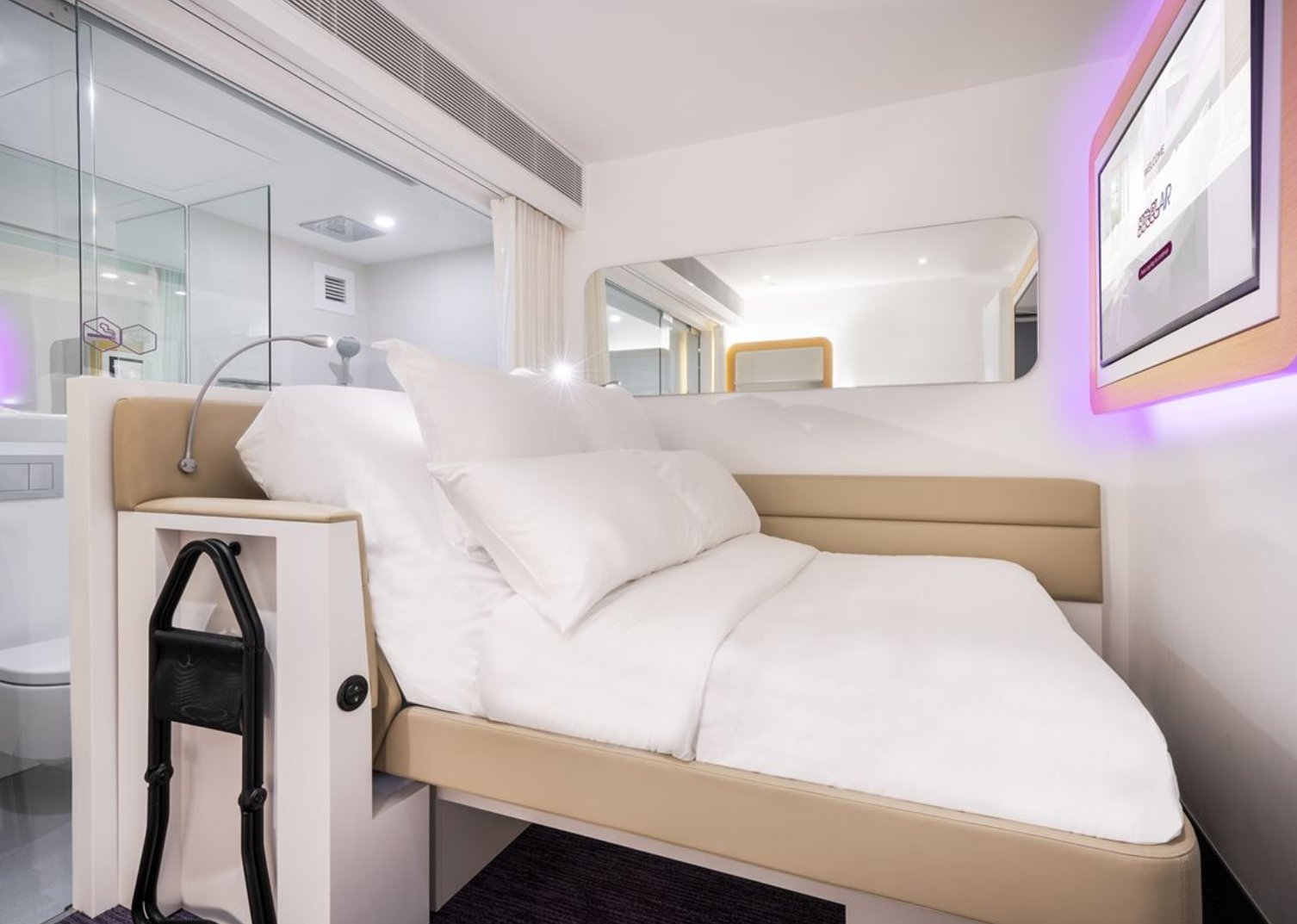 Premium, Queen Bed, No Window