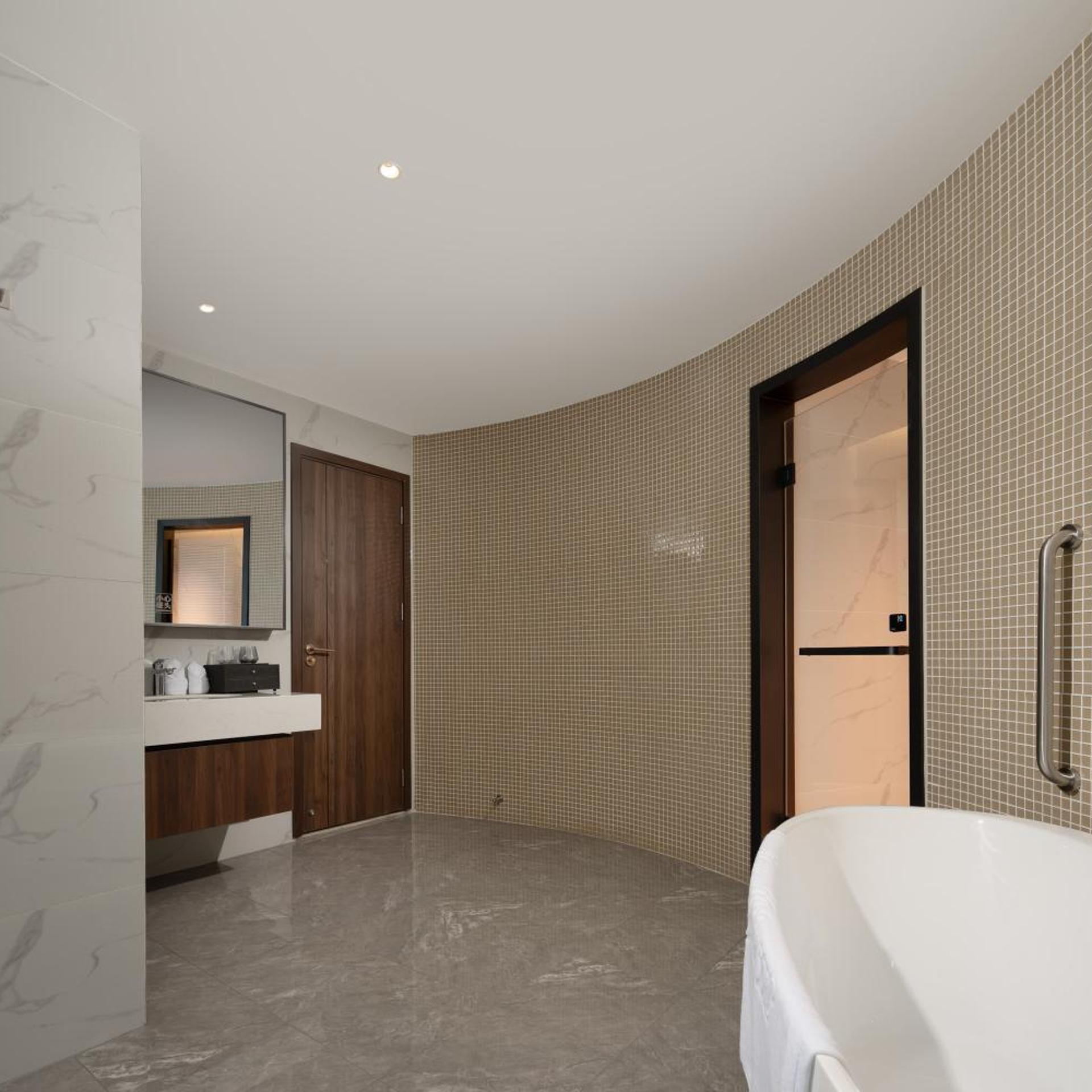 Howard Johnson Liquor Capital Hotel Luzhou 27/29