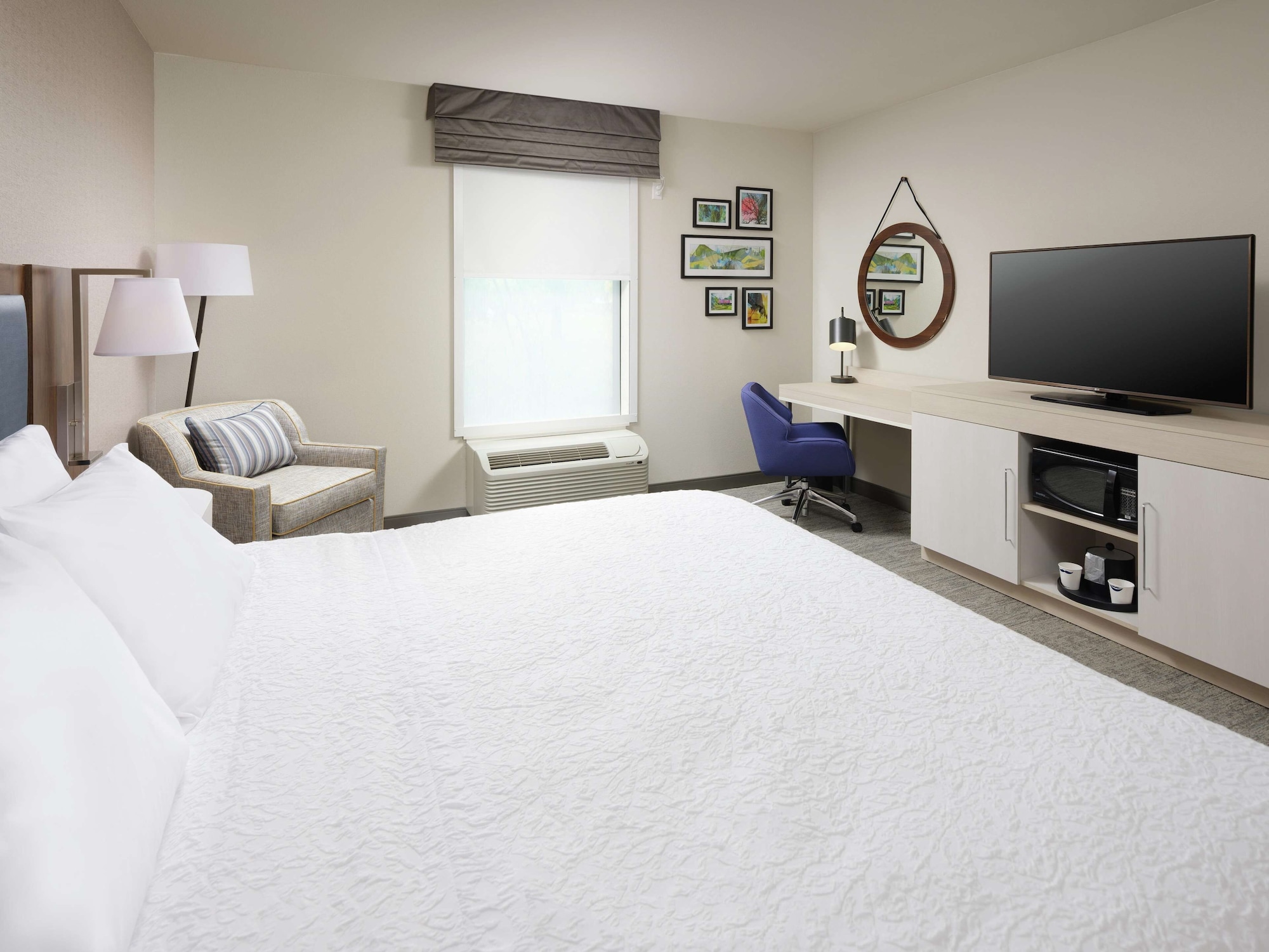ROOM, KING BED