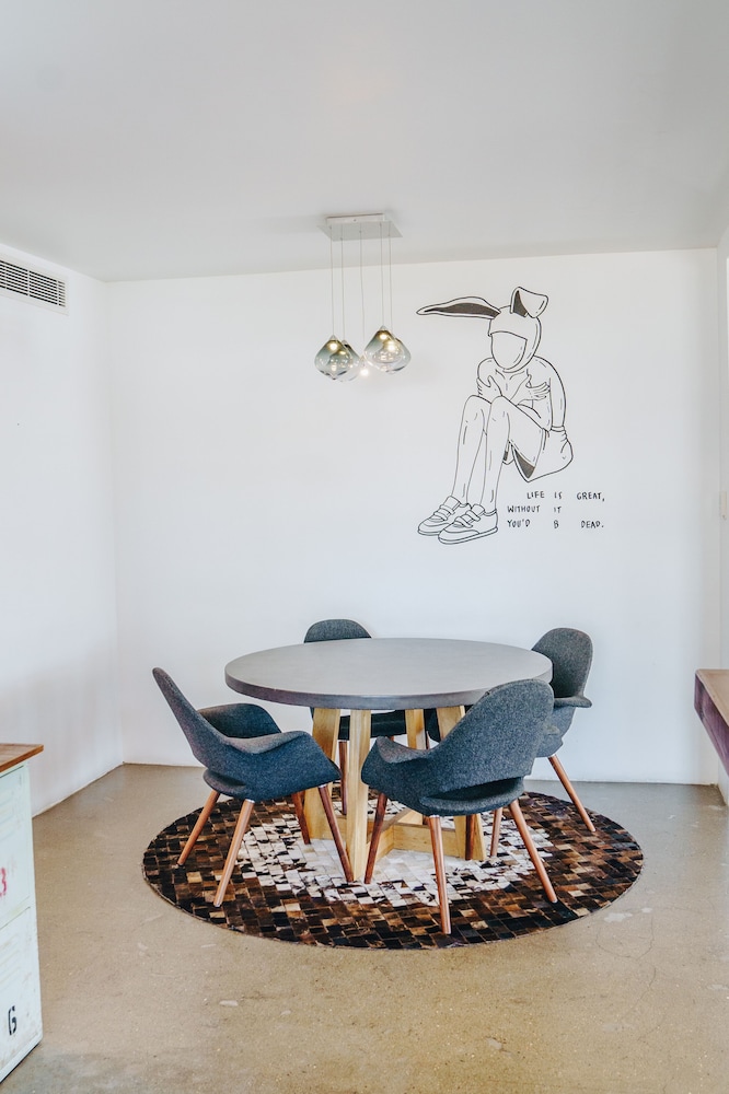 The Pink Hotel Coolangatta 5/50