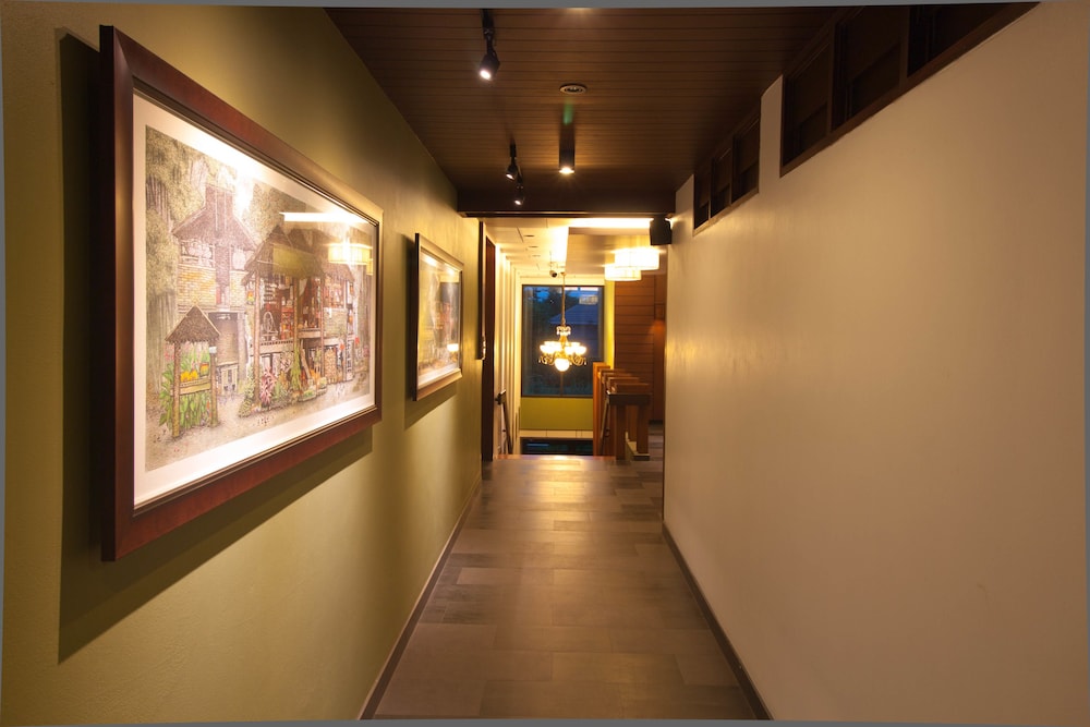 Burapa Boutique 6/67