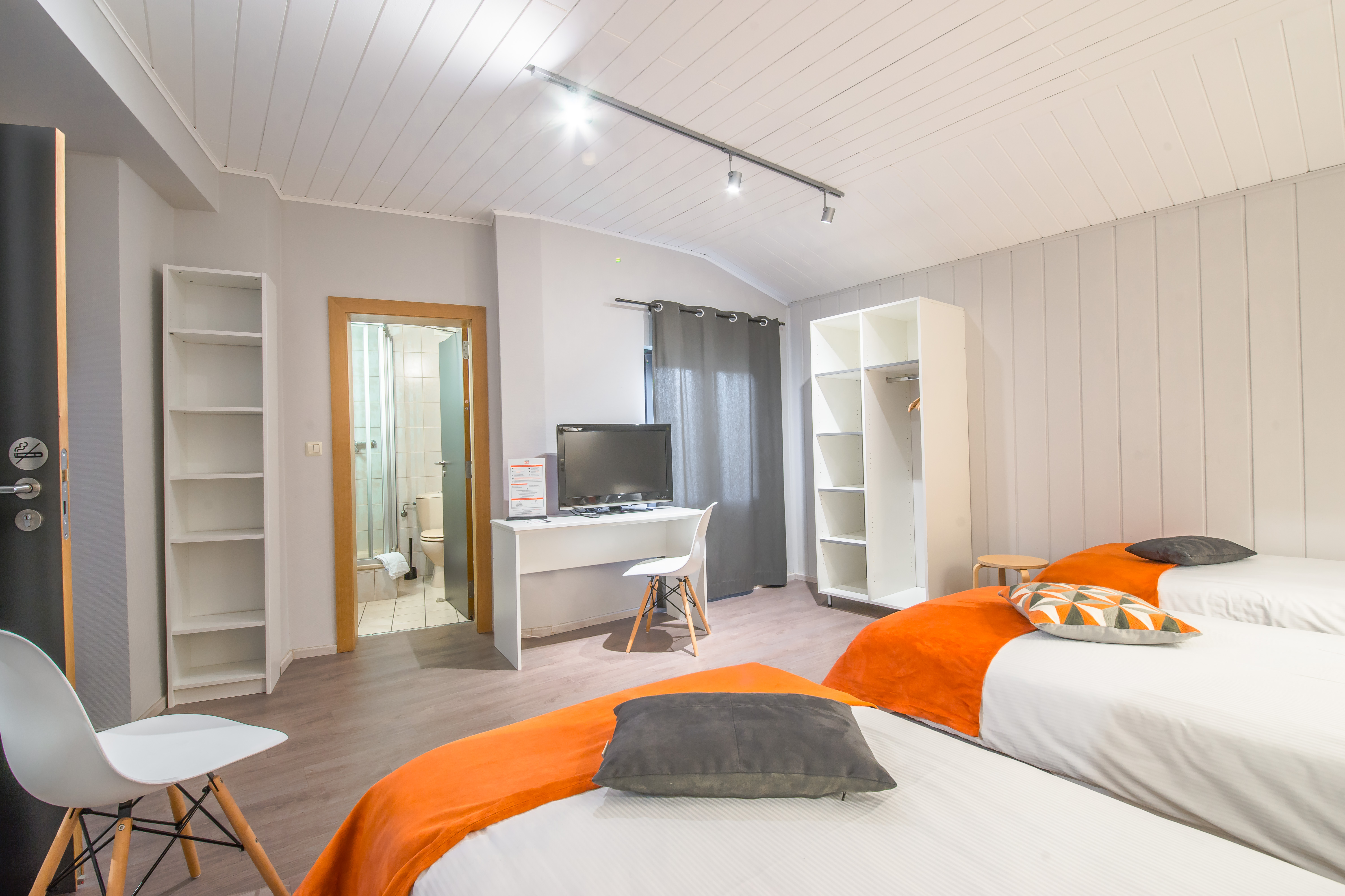 ROOM, TRIPLE