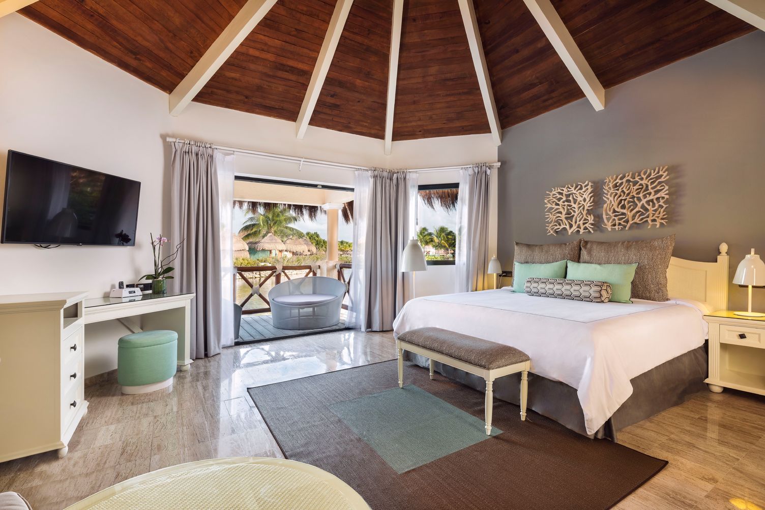 Romance, Bungalow