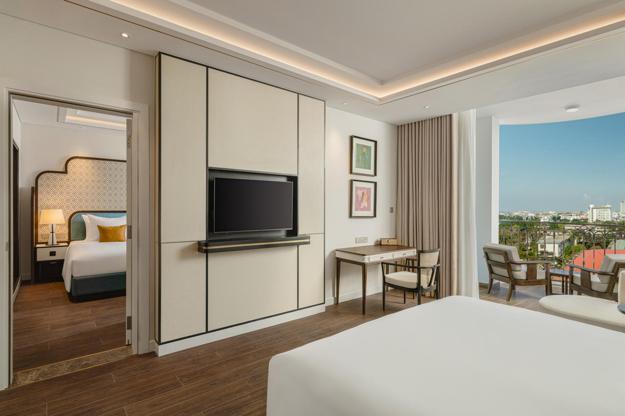 Grand Royal Riverside Hue 22/43