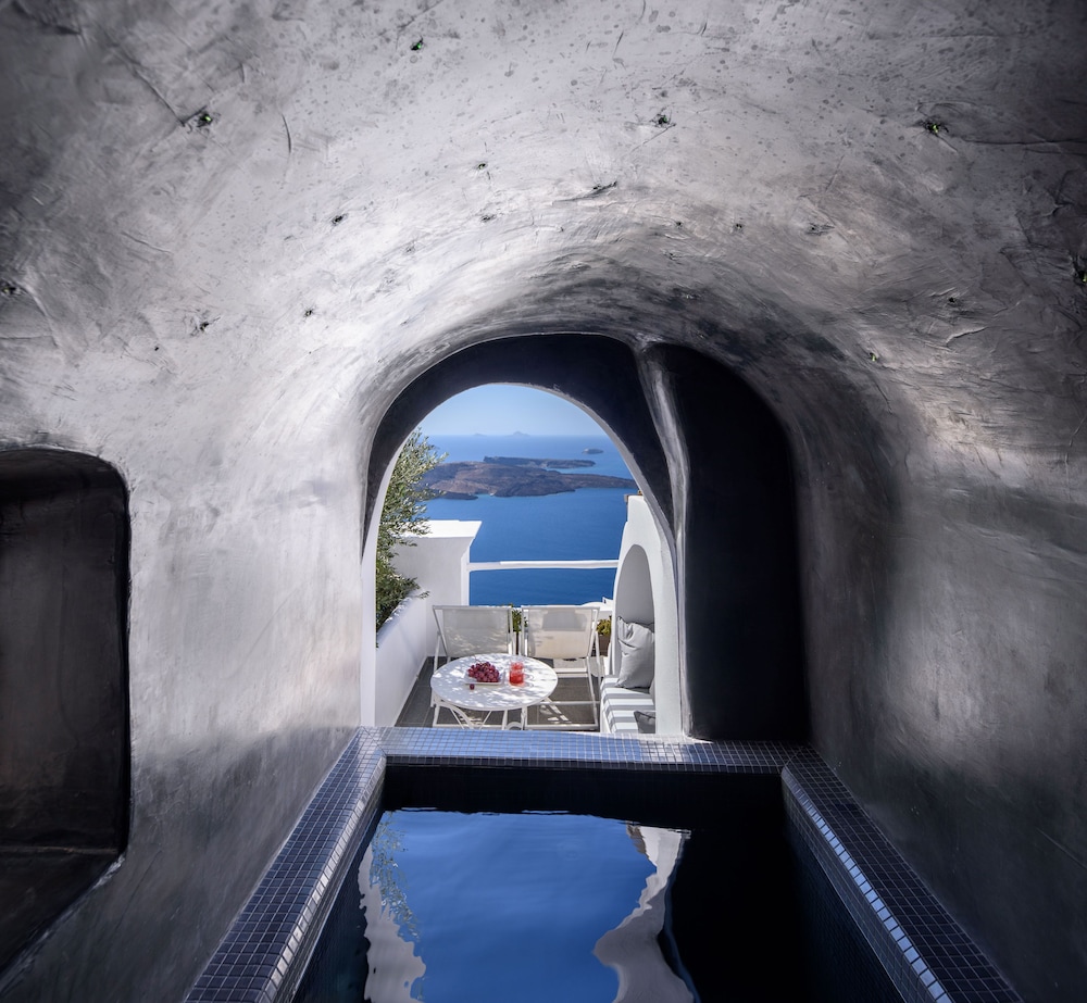 Senses Suites 38/50