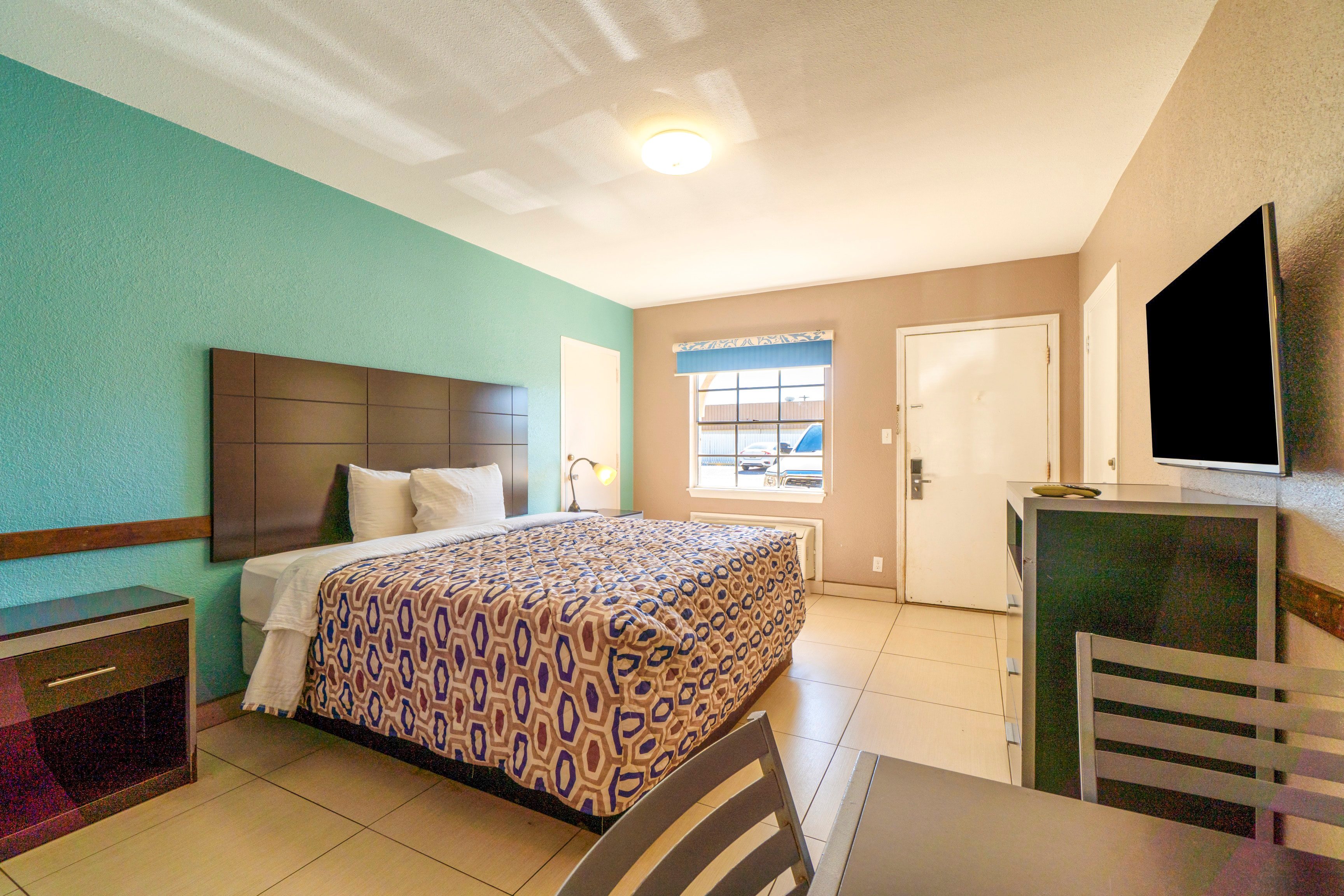 Woodfield Inn & Suites Hotel O, Yoakum TX 111 36/54