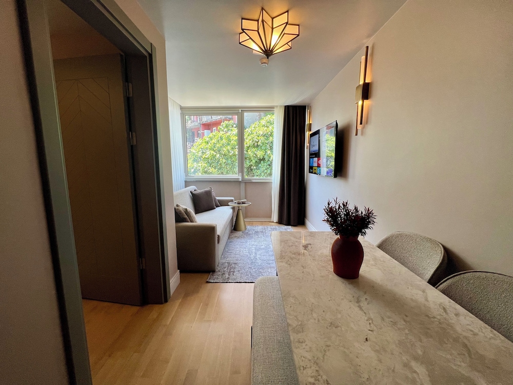 Weingart Suites Hotel 23/58