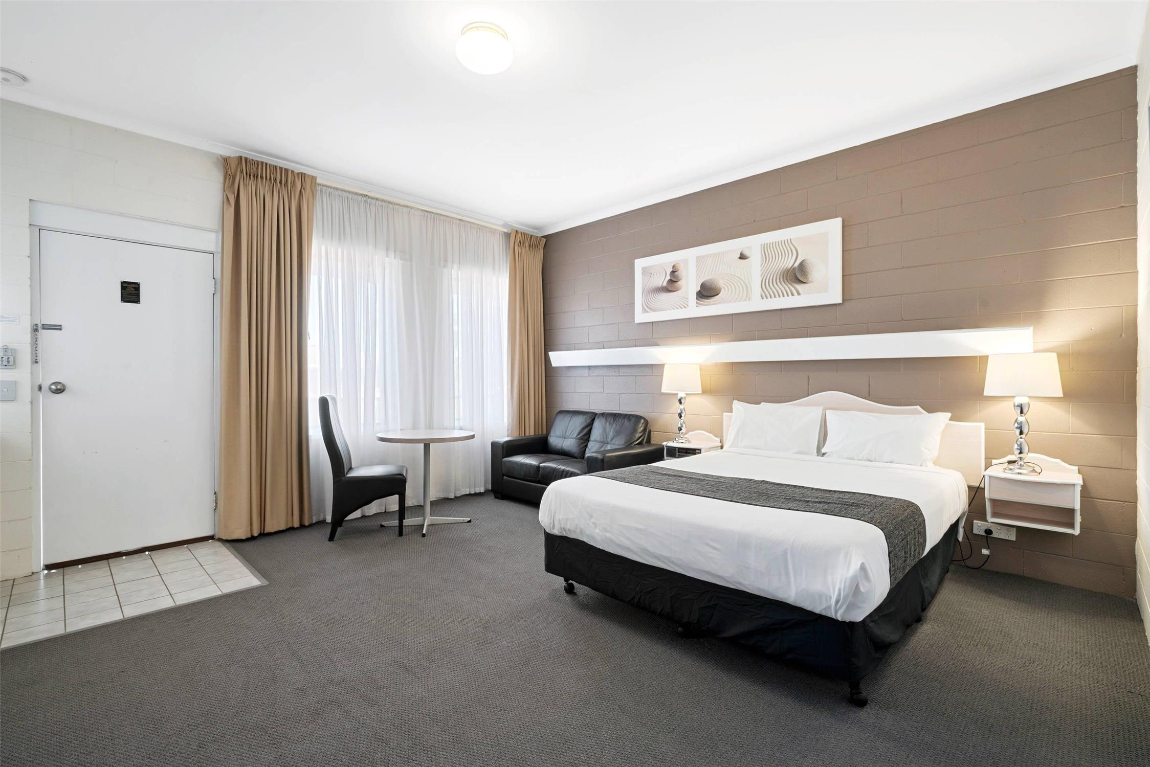 Room, Queen Bed