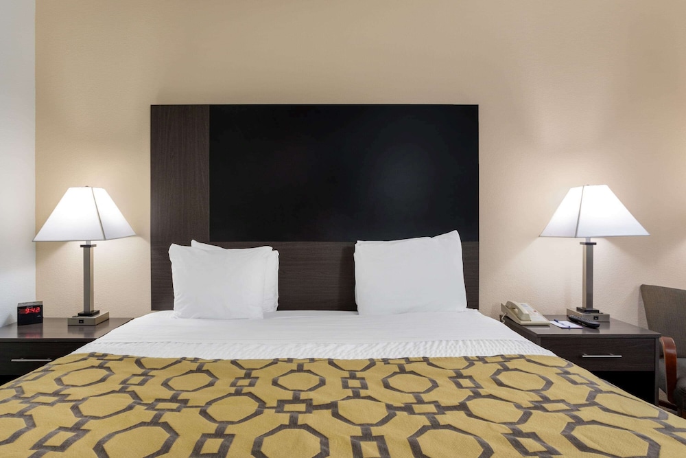 Baymont by Wyndham Tallahassee 15/50
