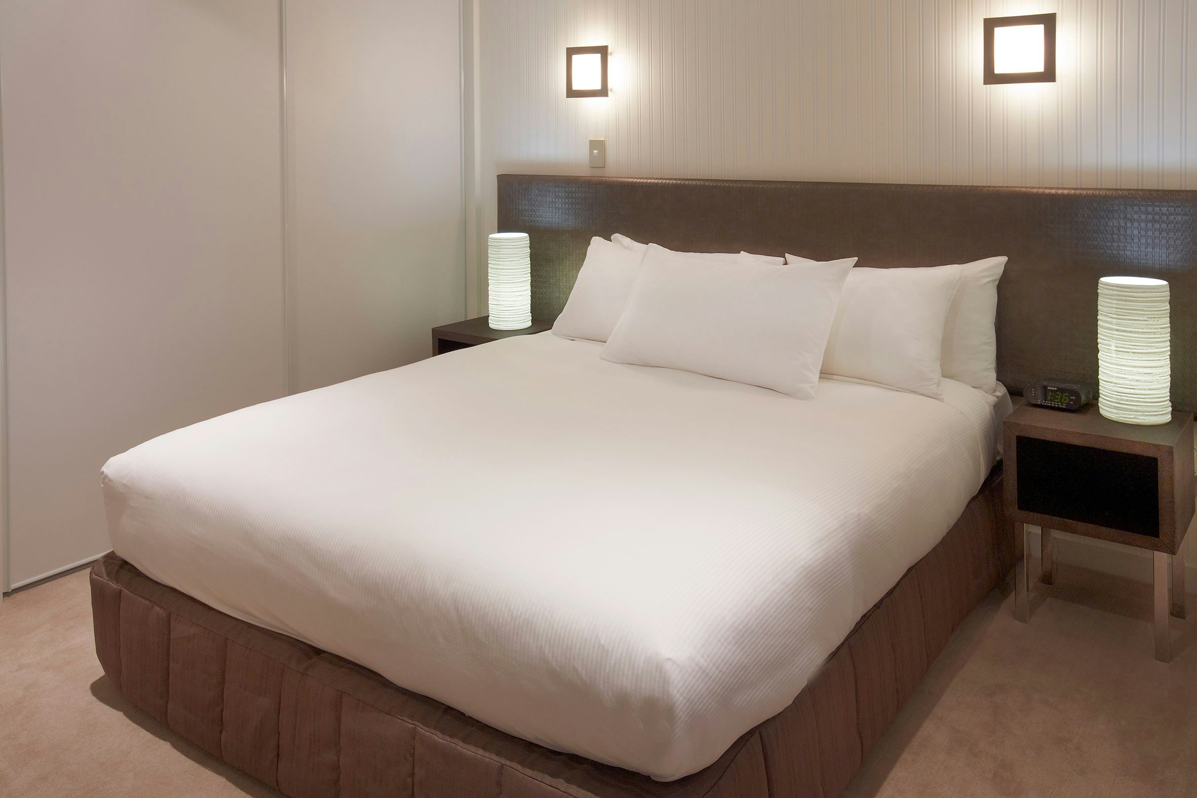 2 Bedrooms, Lake View