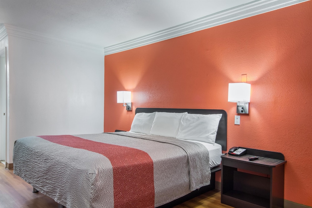 Motel6 Marshall, TX 12/37