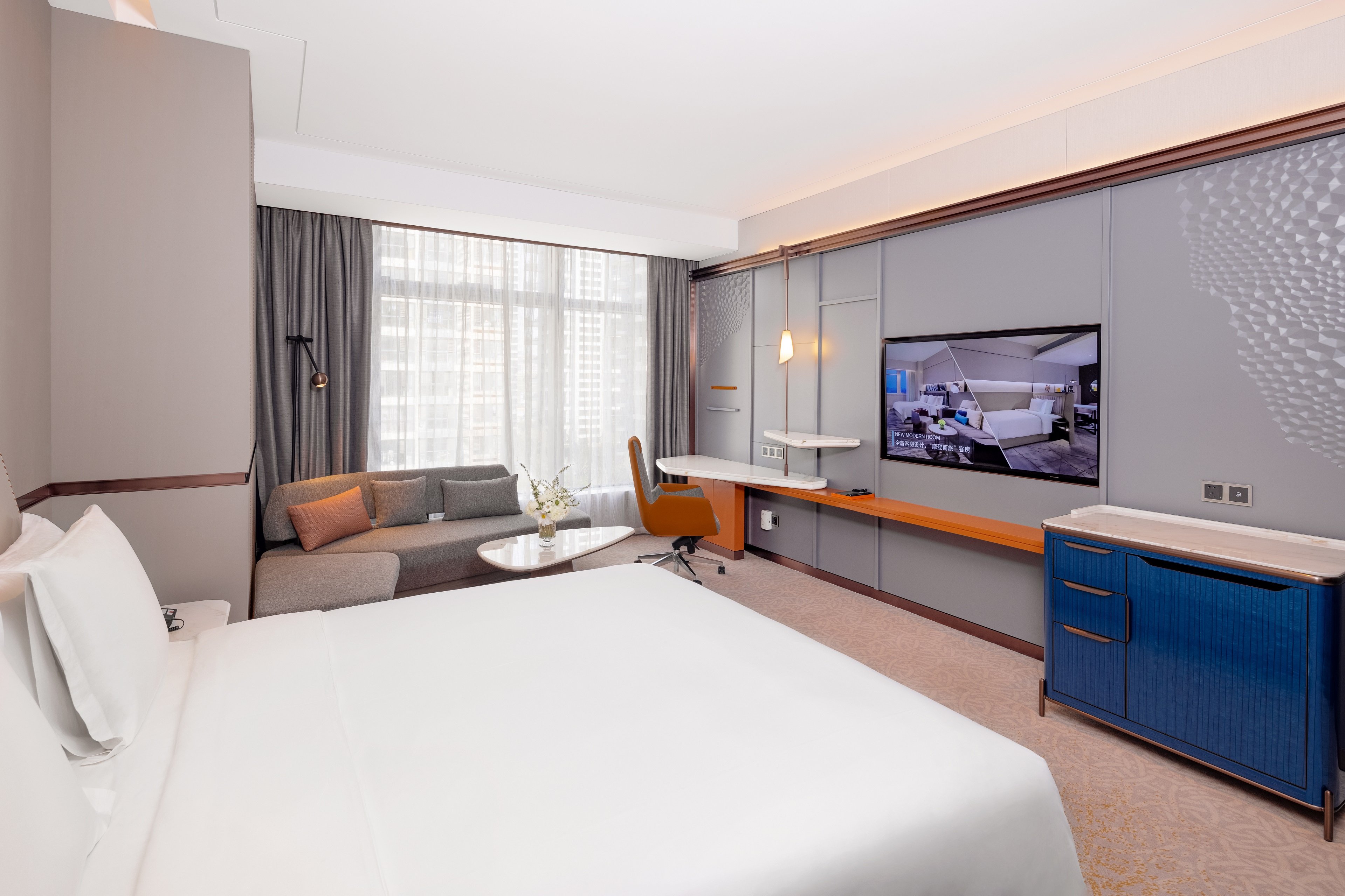 Crowne Plaza Qingdao Jinshui 20/84
