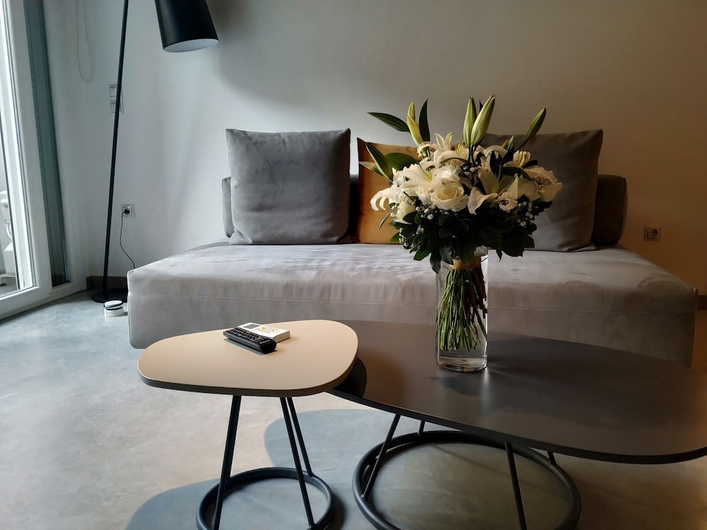 Athenian Residences 31/50