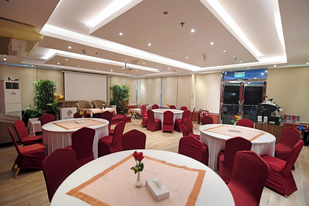 restaurant cafeteria