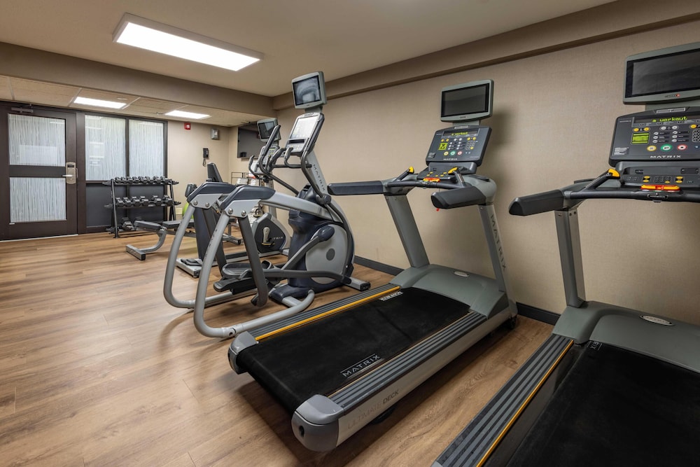 Drury Inn and Suites St Louis Airport 25/49