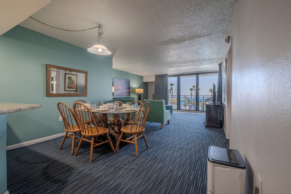 Oceanique Resort by Capital Vacations 32/48