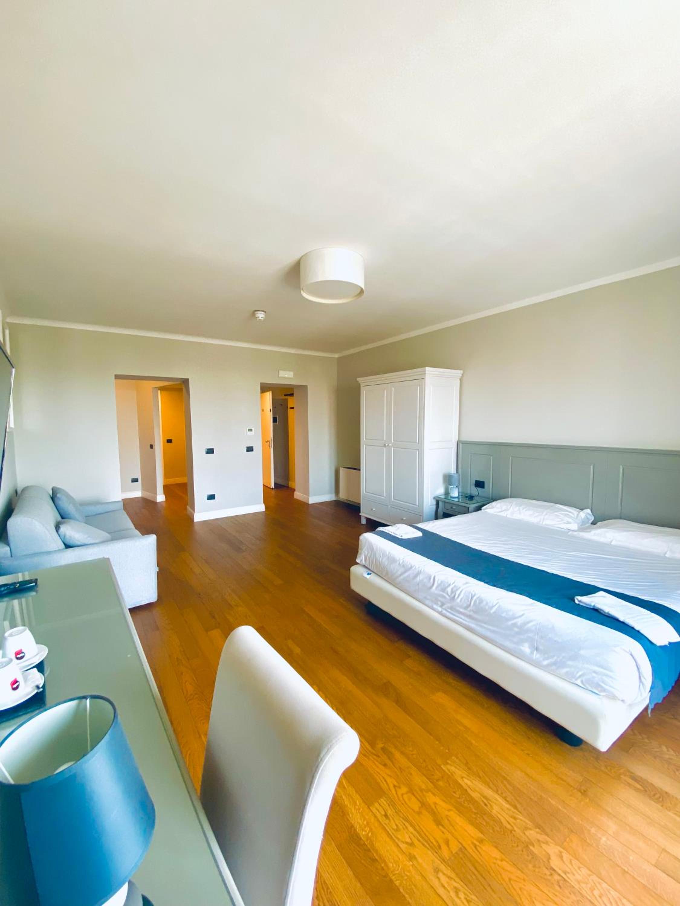 غرفة سوبيريور بسرير كينج، Hotel De Ville 3/5