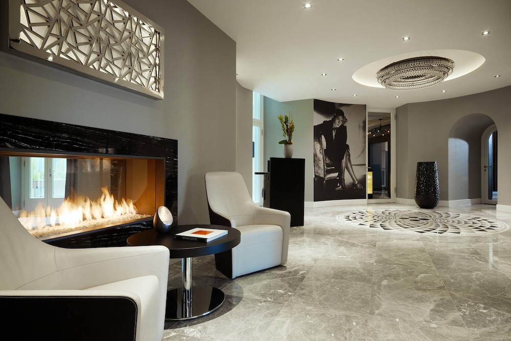 Roomers Berlin, Autograph Collection 5/42