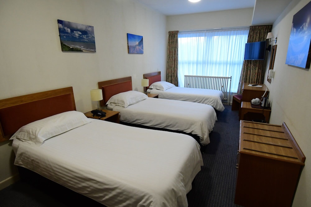 Trouville Hotel 11/76