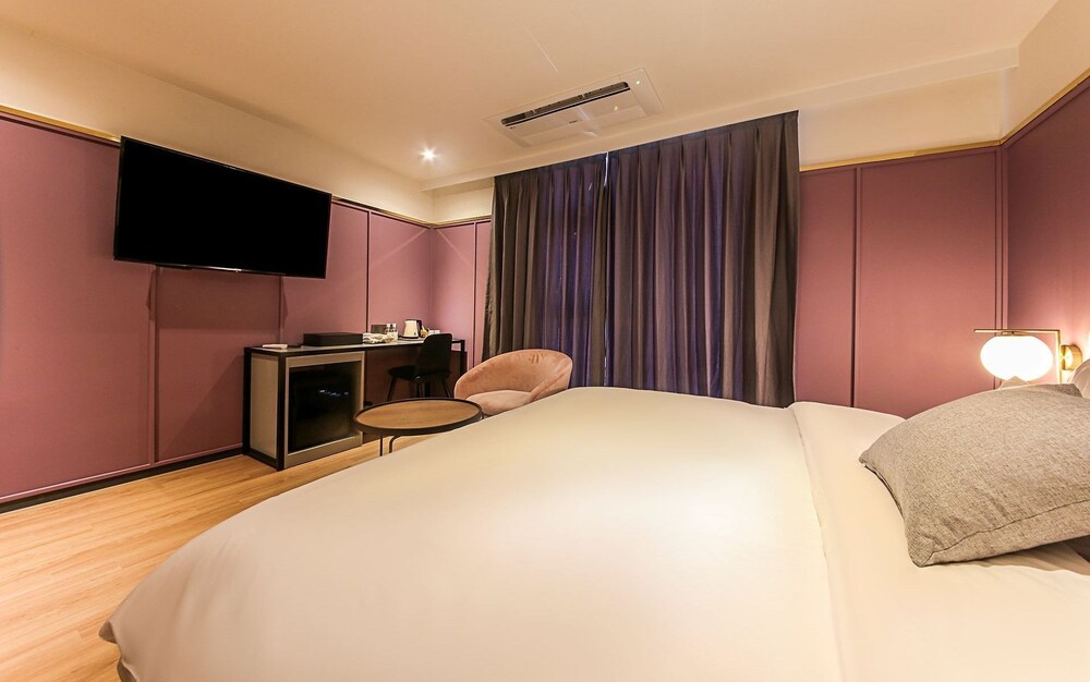 PREMIUM, CITY VIEW, HIGH FLOOR