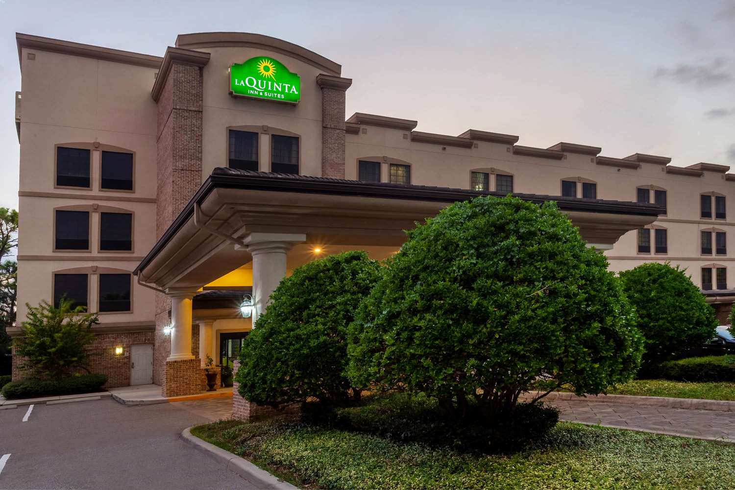 La Quinta Inn & Suites by Wyndham Port Orange / Daytona 5/57