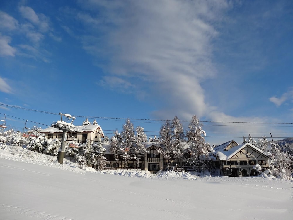 Kannabe Highland Hotel 20/25