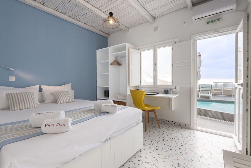 Standard, Single, Double Bed, Pool View, Pool Floor