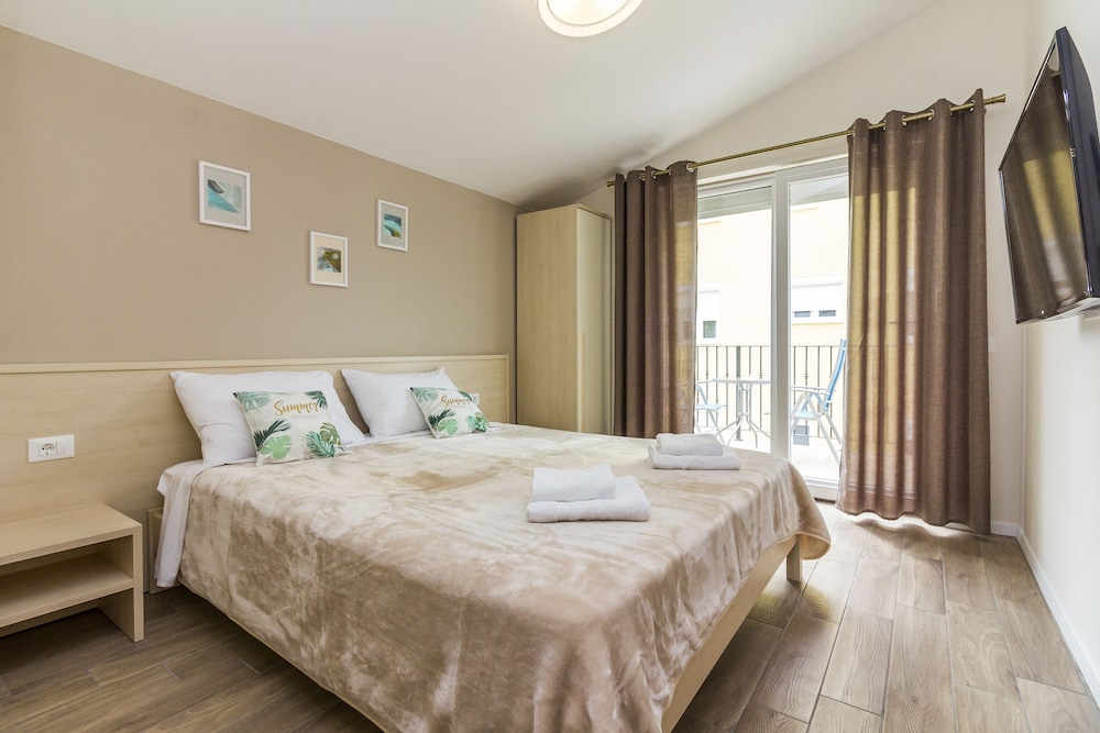 2 BEDROOMS, APARTMENT, SEA VIEW, BALCONY