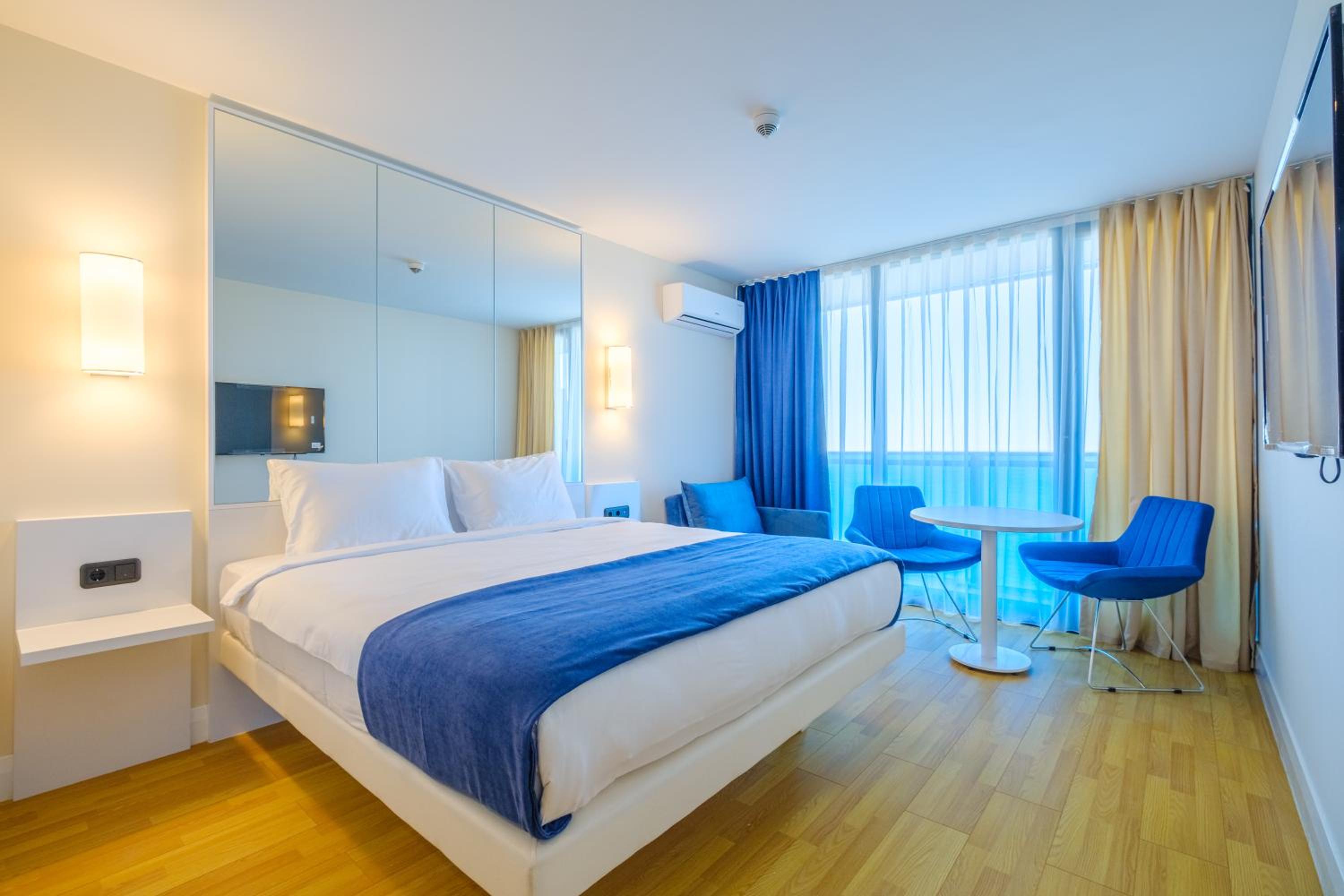 Orbi City Aparthotel 21/33