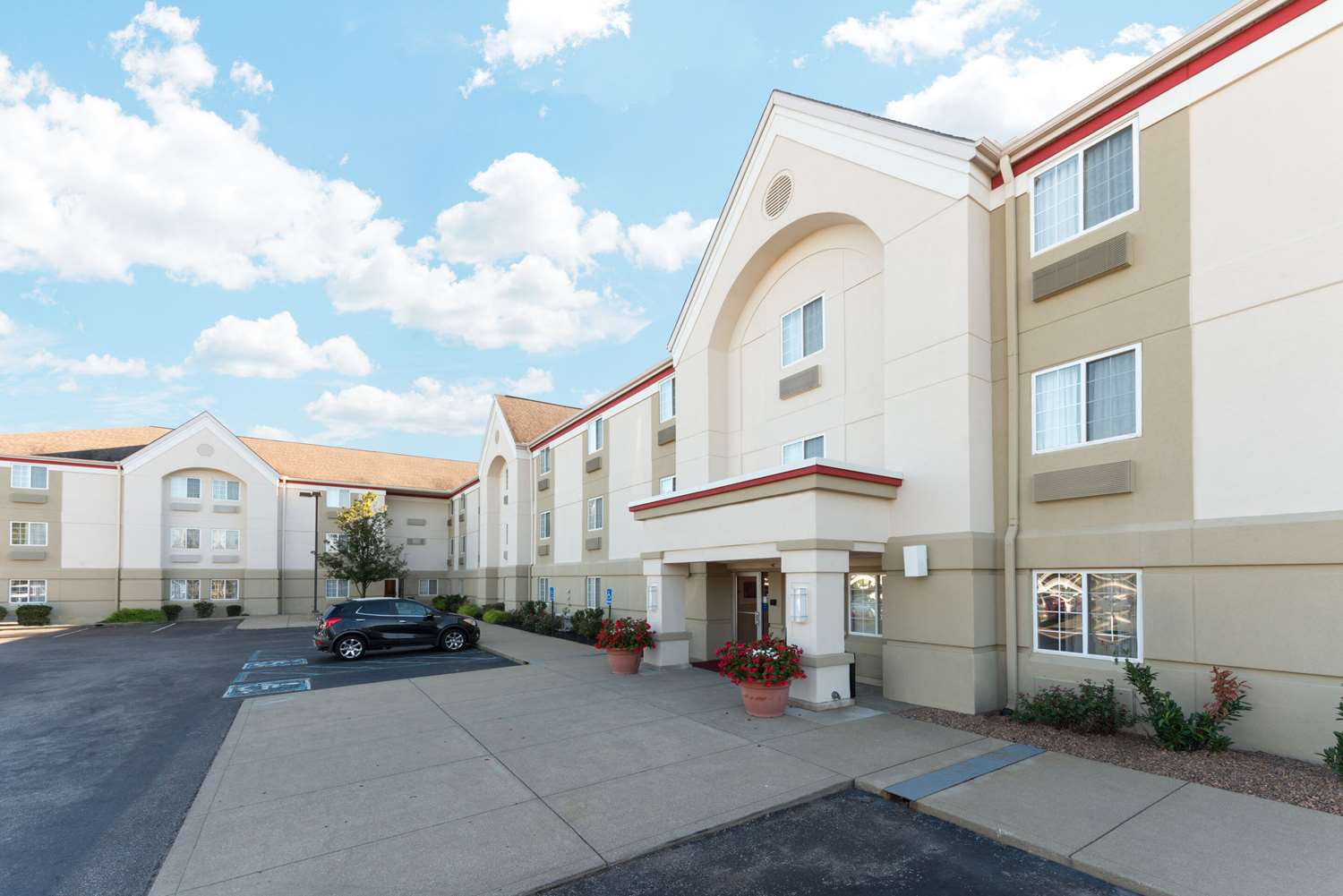 MainStay Suites Louisville Jeffersontown 13/17
