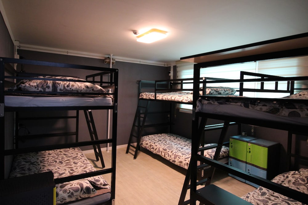 Bunk Guest House - Hostel 50/72