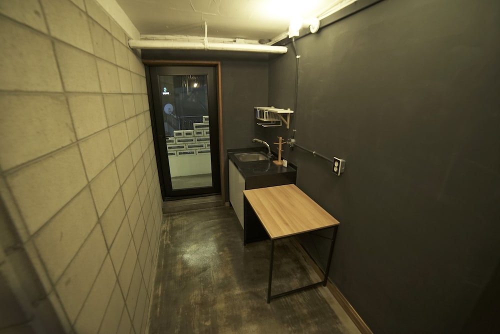 That House - Hostel 31/57
