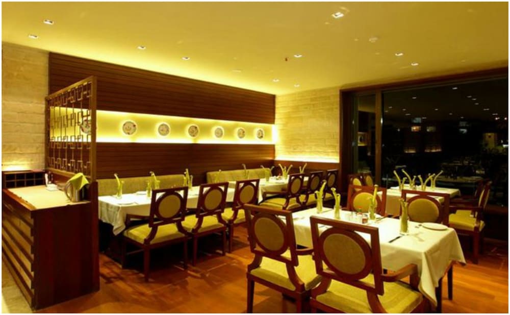 Sun N Sand Shirdi 46/66