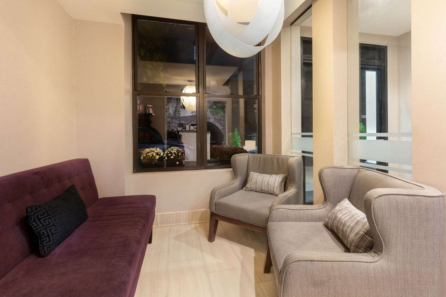 La Quinta Inn & Suites by Wyndham New York City Central Park 42/61
