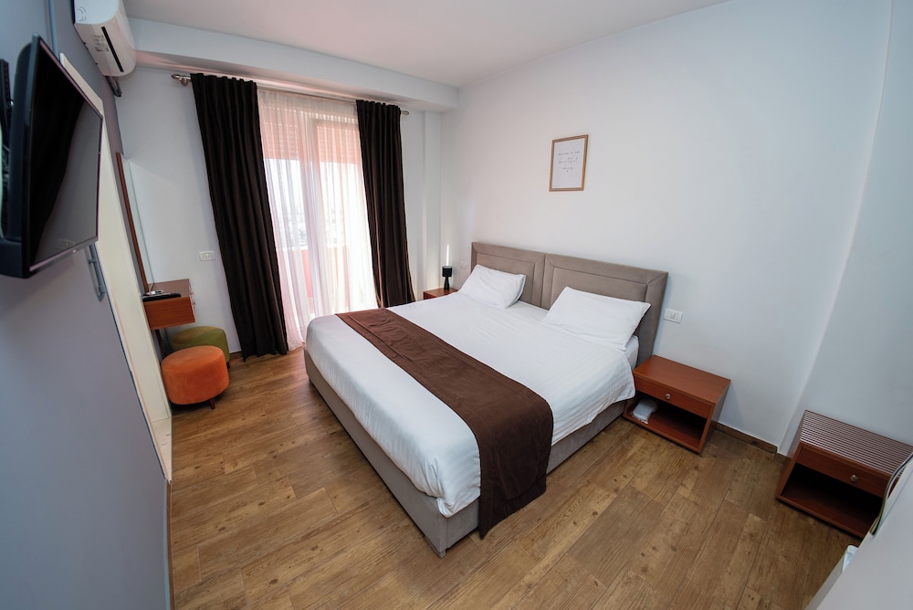 Olivar Hotel Tirana 18/60