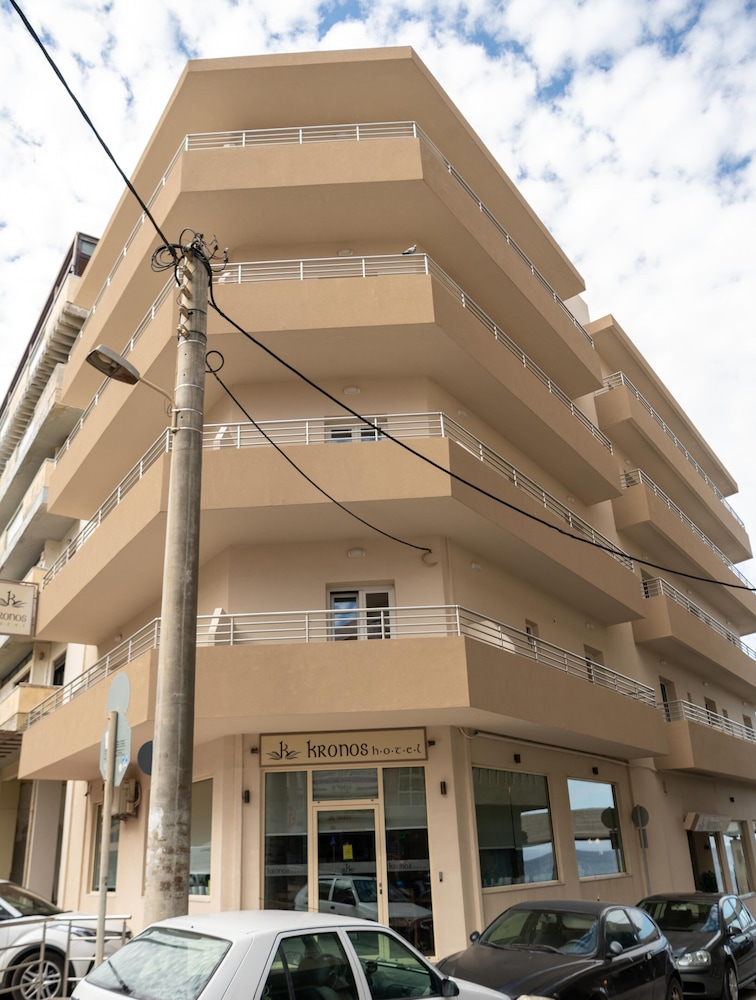 Kronos Hotel 3/50