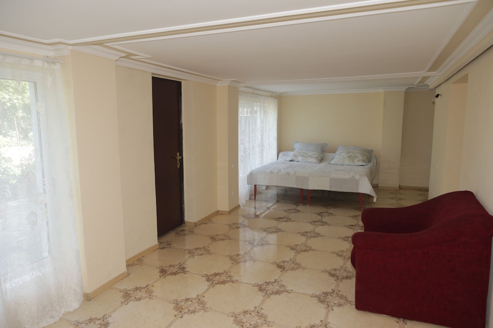 Guest House Caucasus 13/48