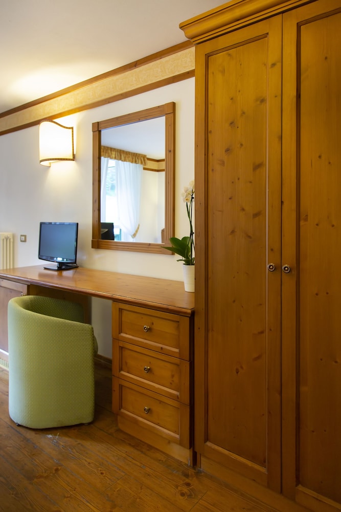 GRAND HOTEL MISURINA 11/87