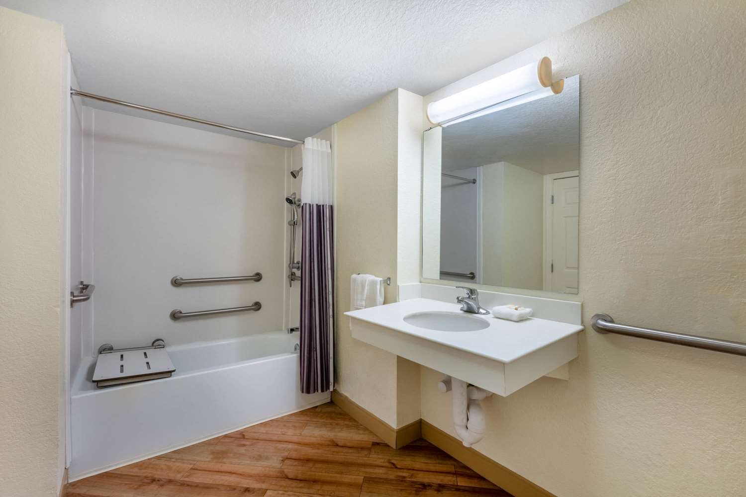 La Quinta Inn by Wyndham Deerfield Beach I-95 at Hillsboro E 34/34