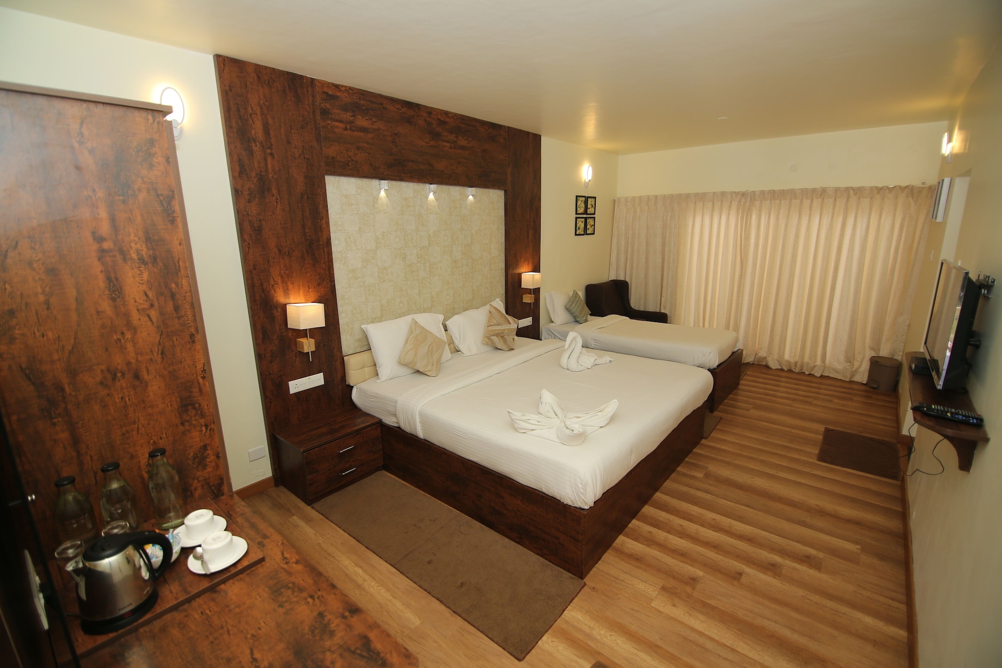 1 BEDROOM, DELUXE, TRIPLE, BALCONY