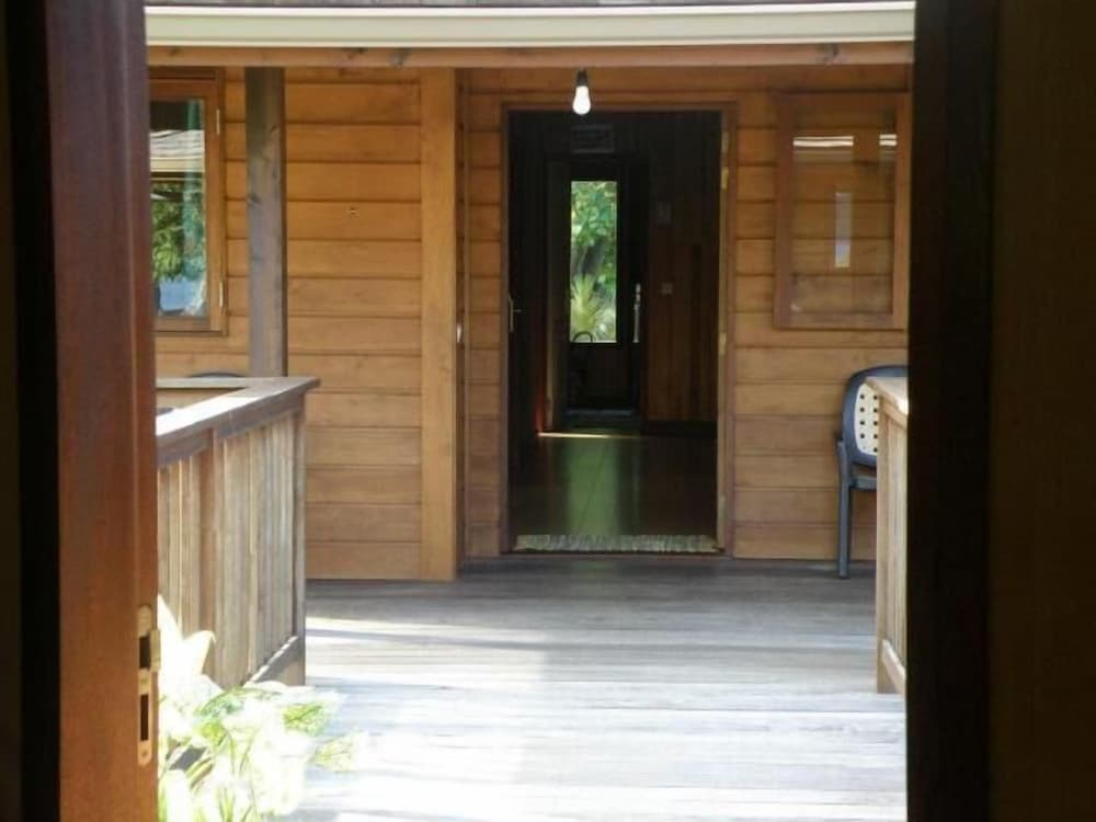 Moorea Surf Bed And Breakfast Hostel 15/32