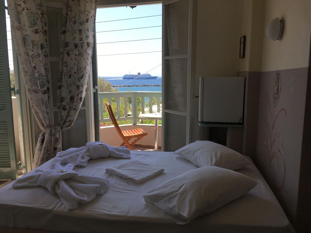 Afrodite Hotel 9/50