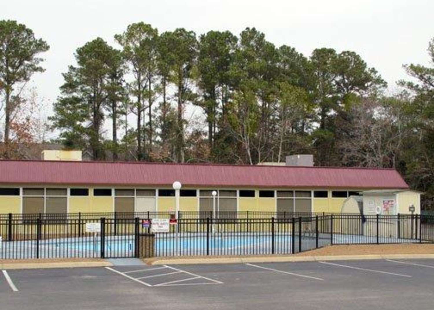 Rodeway Inn and Suites Wilmington North 28/28